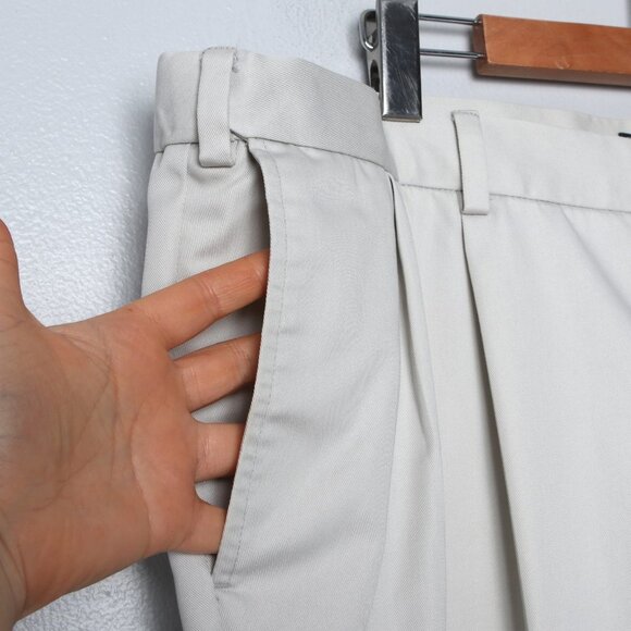 Dockers Khakis Pants Trouser Slacks Pleated Front Beige Casual Classic Fit - Picture 8 of 11